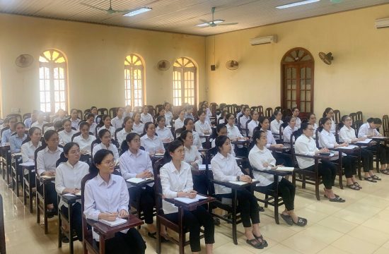 Khối Thanh tuyển và Đệ tử Dòng Mến Thánh Giá Hà Nội tĩnh tâm năm 2024