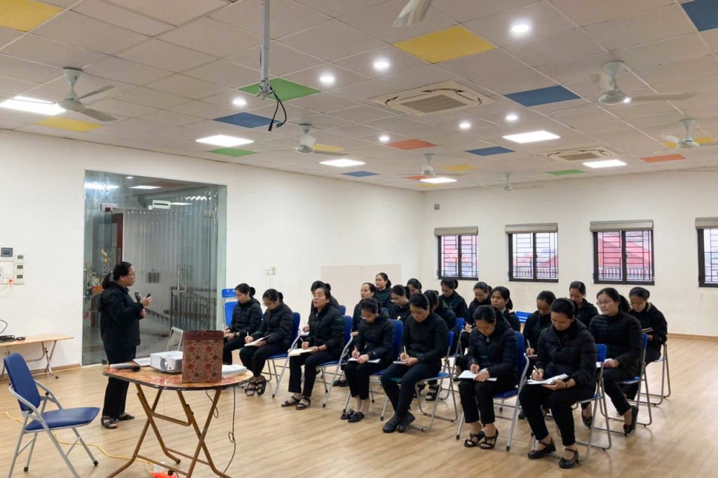 Học viện dòng Mến Thánh Giá Hà Nội: 21 chị em tham dự khóa hồi tâm khấn trọn đời