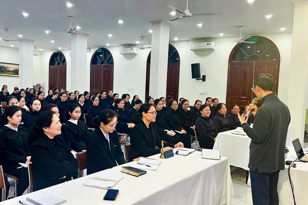 Dòng Mến Thánh Giá Hà Nội: Buổi chia sẻ về đời sống khổ hạnh