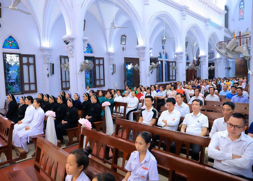 Cộng đoàn Mến Thánh Giá Cẩm Cơ mừng lễ Quan thầy – Đức Mẹ Maria Fatima Cộng đoàn Mến Thánh Giá Cẩm Cơ mừng lễ Quan thầy – Đức Mẹ Maria Fatima