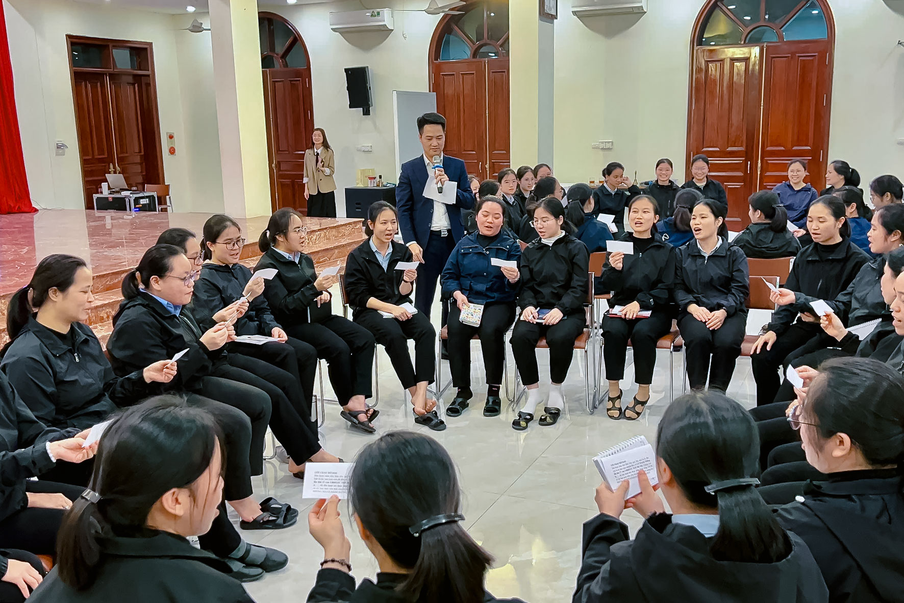 Ban Văn hóa Dòng MTG Hà Nội: Khóa học “MC trong lòng tôi” khép lại trong niềm tri ân và hy vọng
