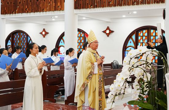 Đức Tổng Giám mục Giu-se Đặng Đức Ngân dâng Thánh lễ Tạ ơn tại Dòng Mến Thánh Giá Hà Nội